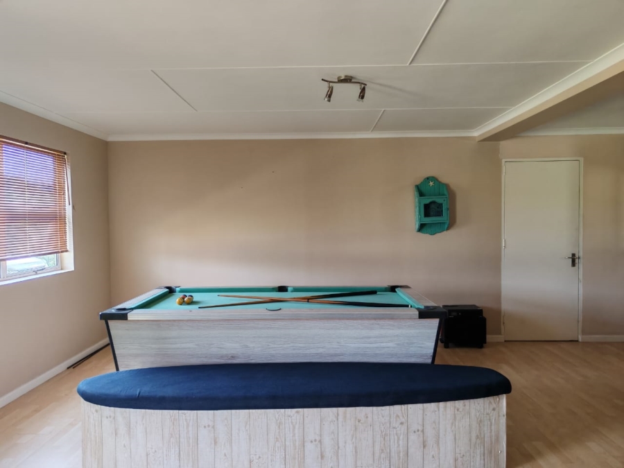 5 Bedroom Property for Sale in Cannon Rocks Eastern Cape